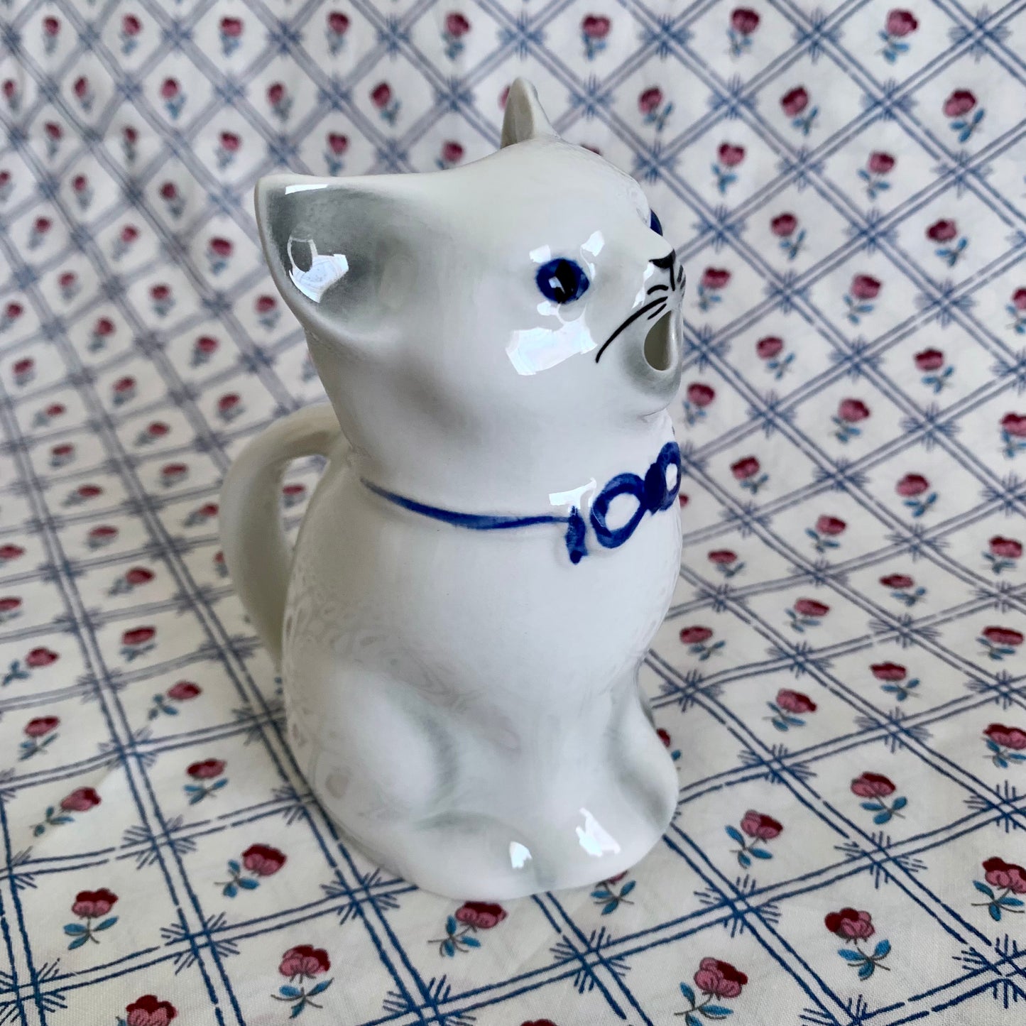 Tony wood studio ◇ White cat milk jug