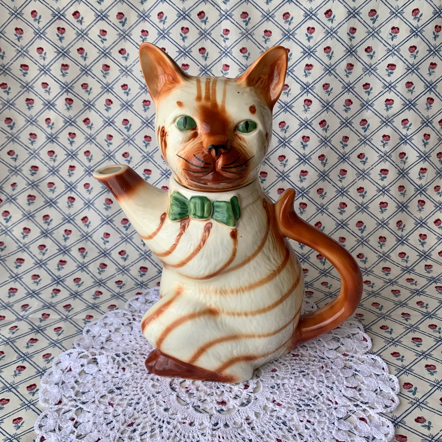 Tony wood studio ◇ Red tabby cat teapot