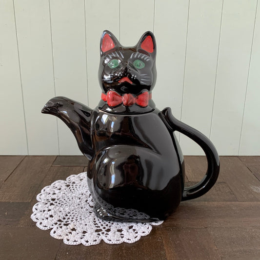 Staffordshire's vintage ◇ Lucky black cat teapot