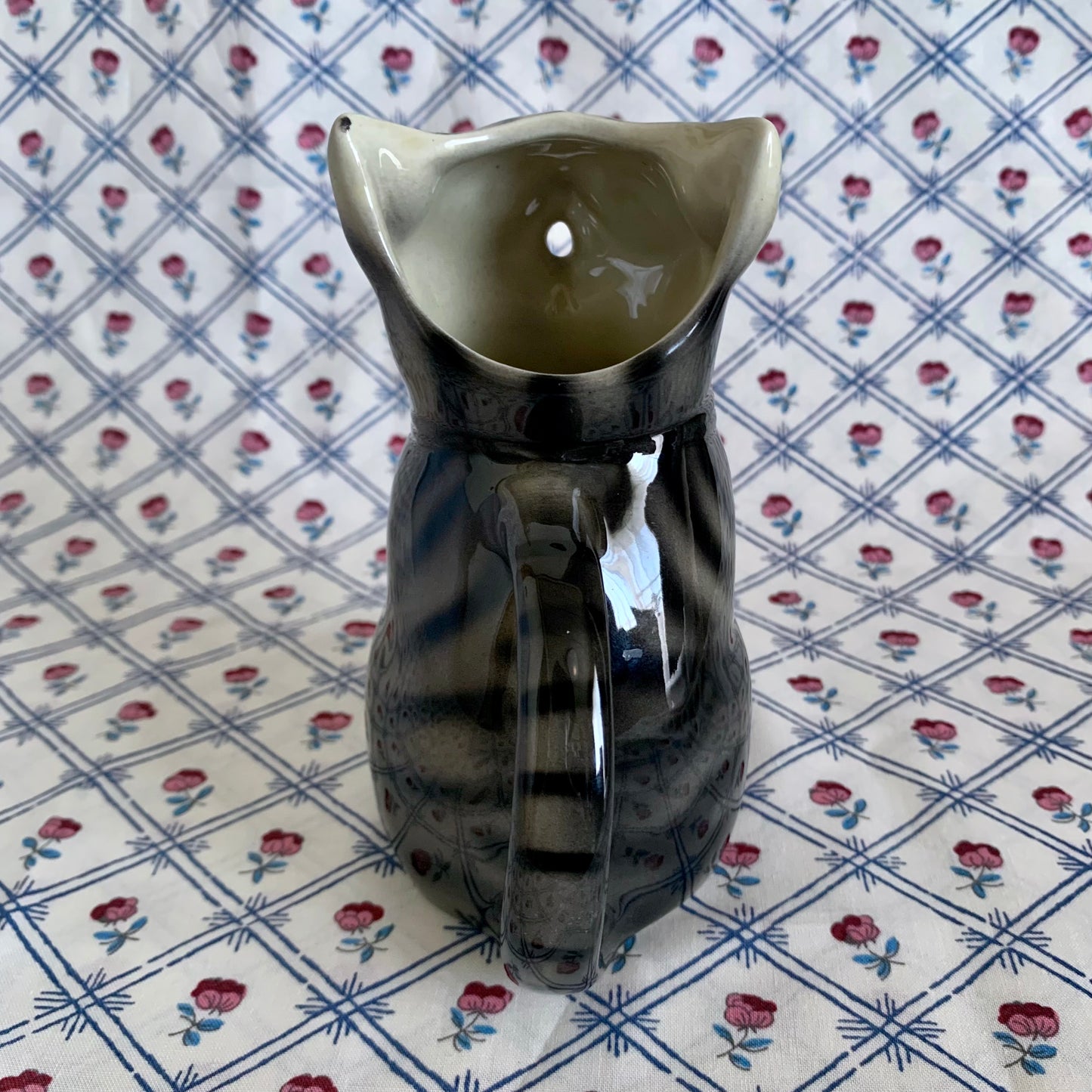 Tony wood studio ◇  Brown tabby cat milk jug 2