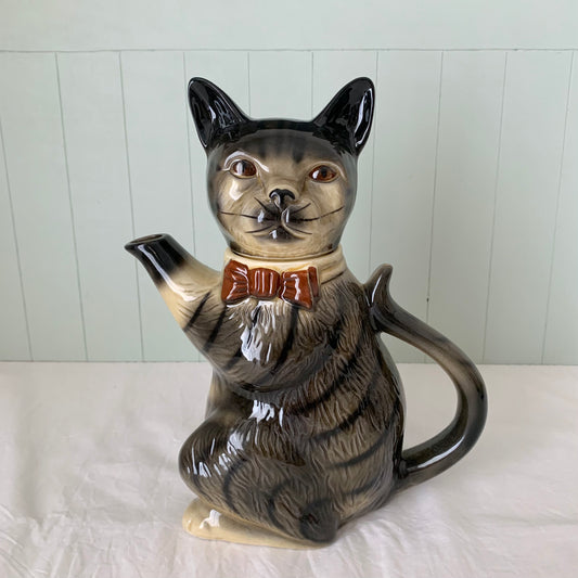 Tony wood studio ◇ Brown tabby cat teapot