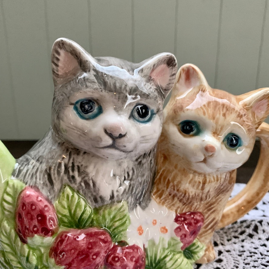 Takahashi San Francisco ◇ Strawberry Cat Teapot