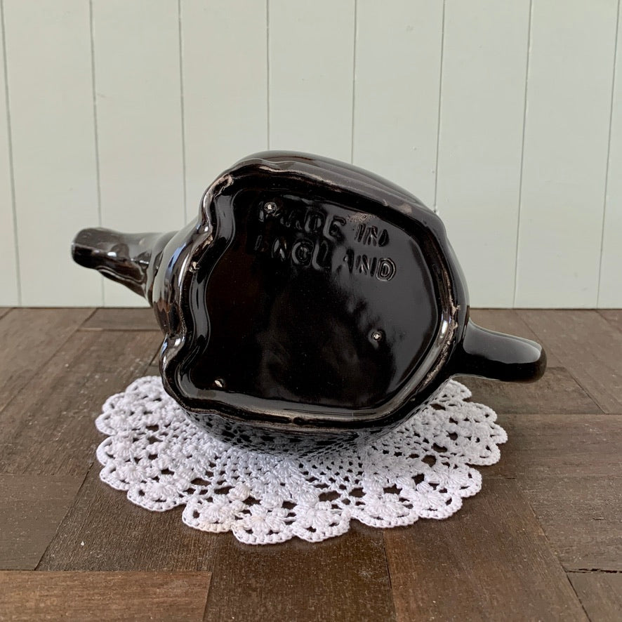 Staffordshire's vintage ◇ Lucky black cat teapot