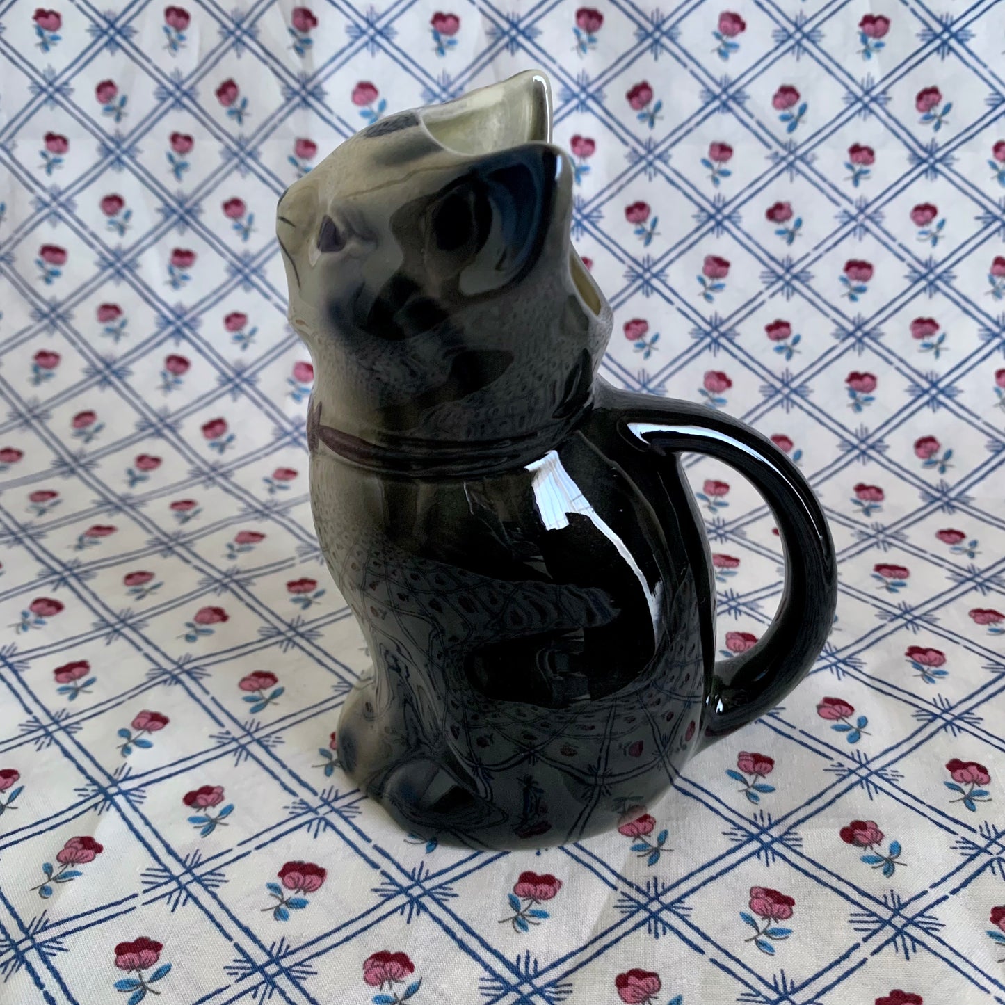 Tony wood studio ◇ Brown tabby cat milk jug 4