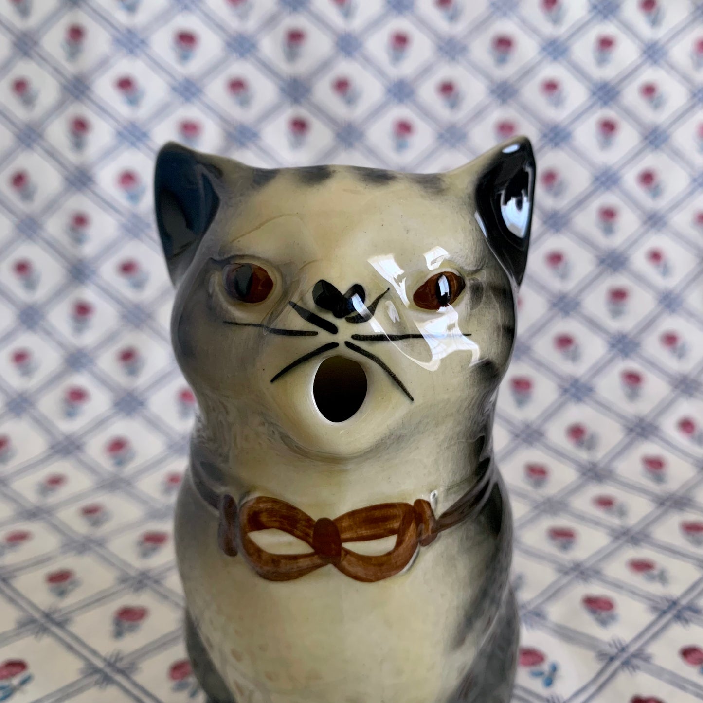 Tony wood studio ◇ Brown tabby cat milk jug 3