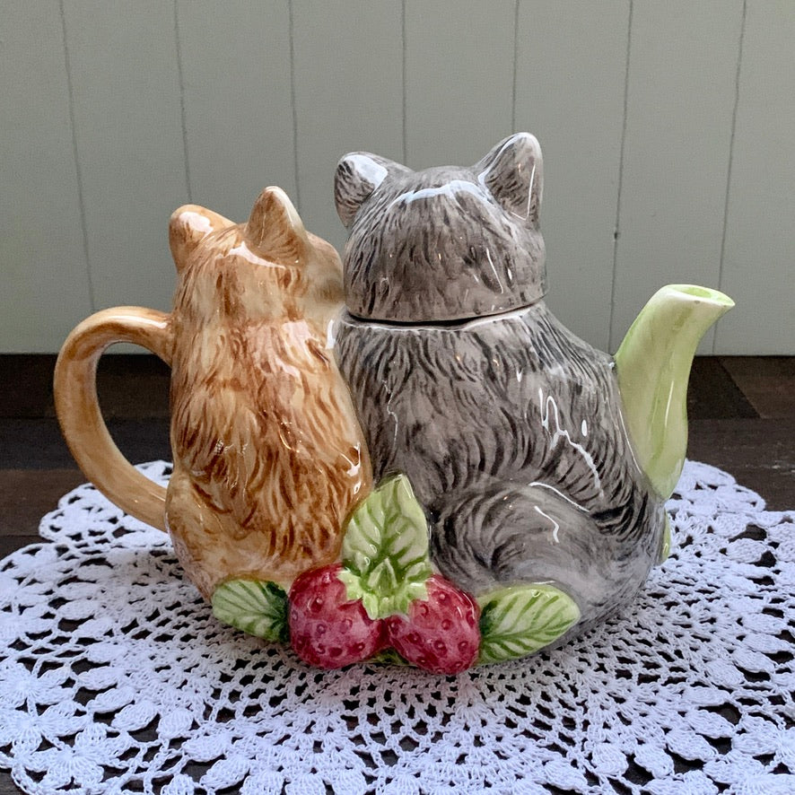 Takahashi San Francisco ◇ Strawberry Cat Teapot