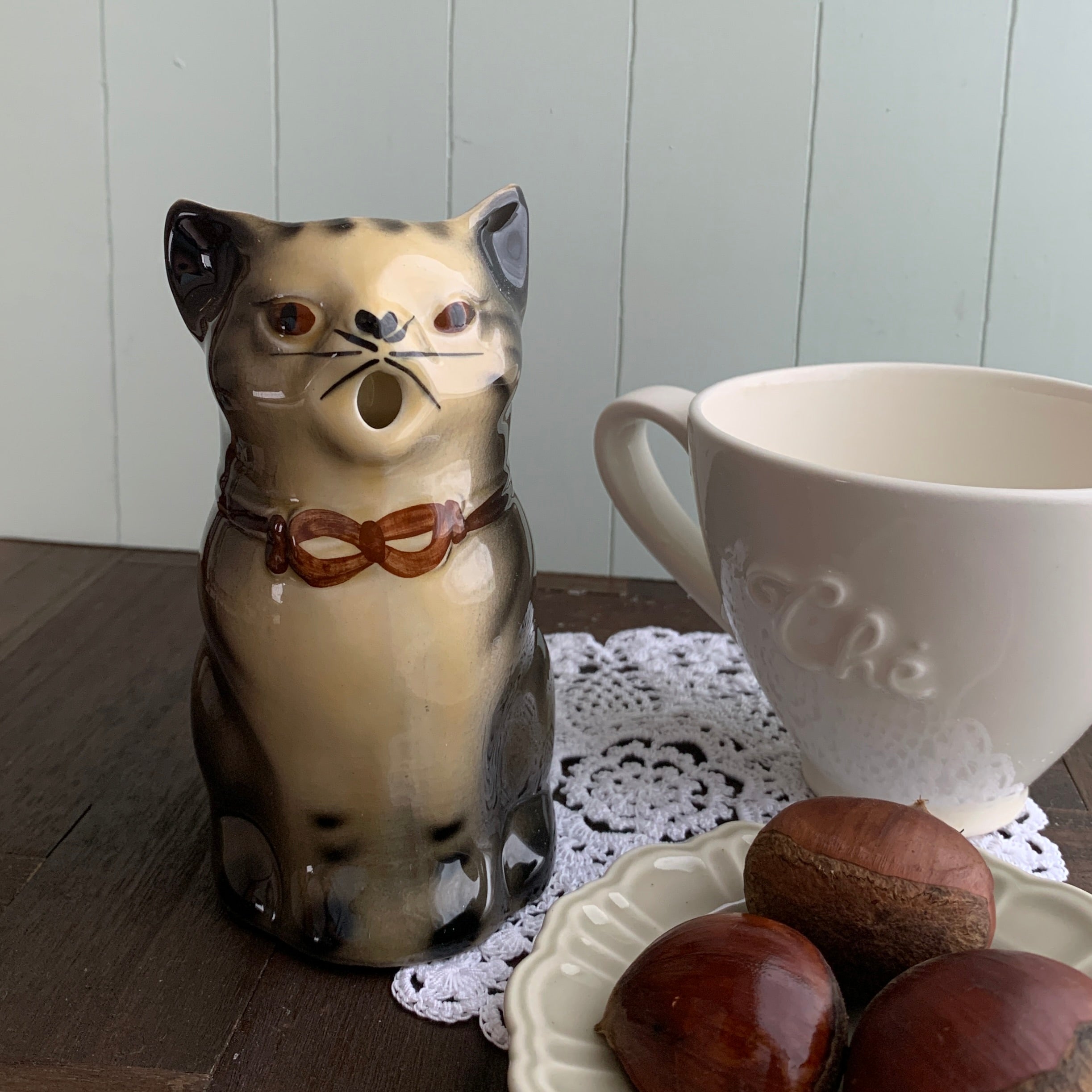 Tony wood studio ◇ Brown tabby cat milk jug 3