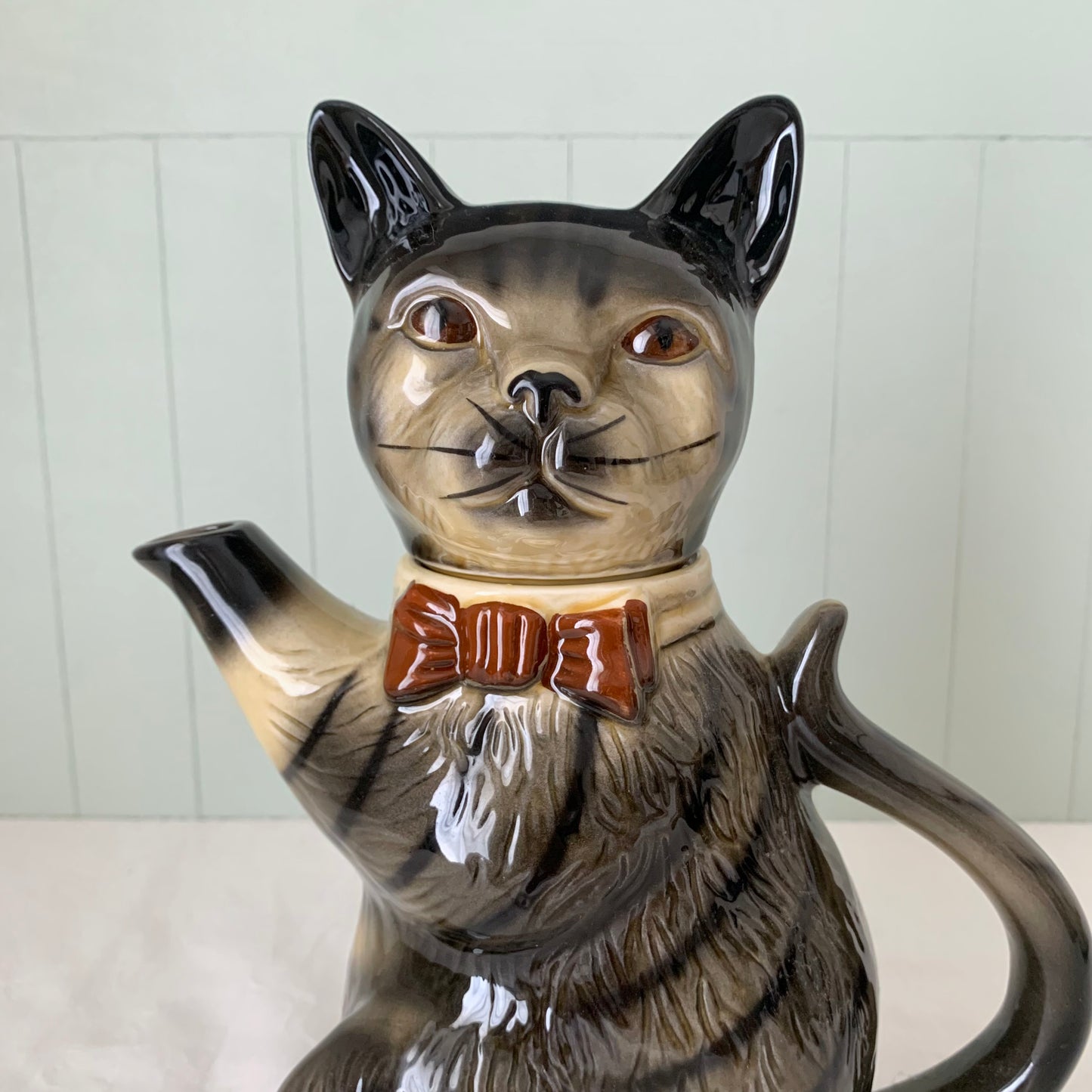 Tony wood studio ◇ Brown tabby cat teapot