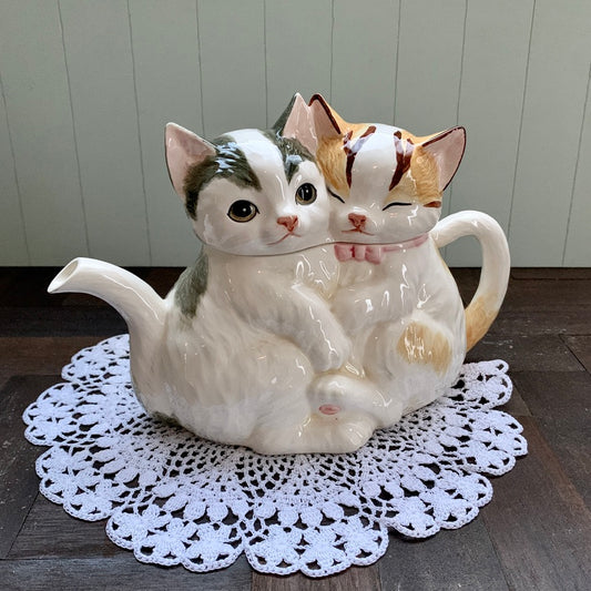 Hearth & Home Design ◇ Two Cats Together Teapot