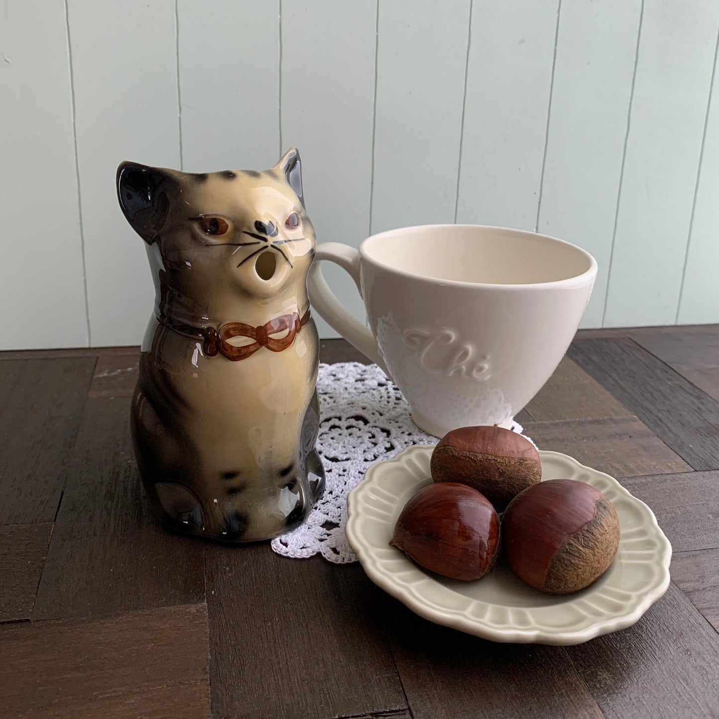 Tony wood studio ◇ Brown tabby cat milk jug 3