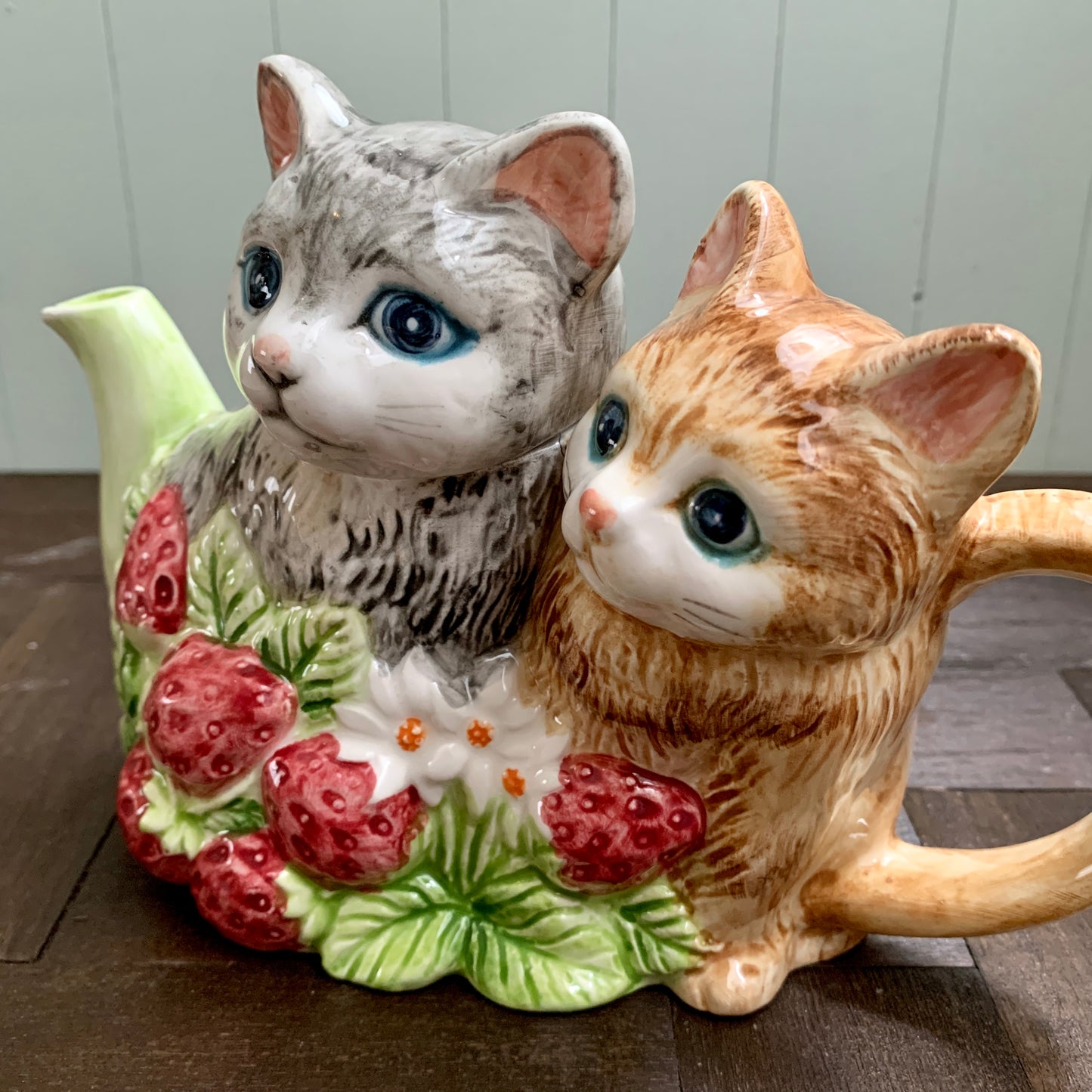 Takahashi San Francisco ◇ Strawberry Cat Teapot