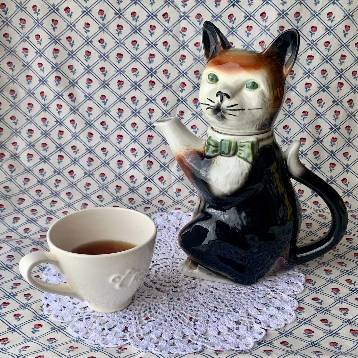 Tony wood studio ◇  Calico cat cat teapot