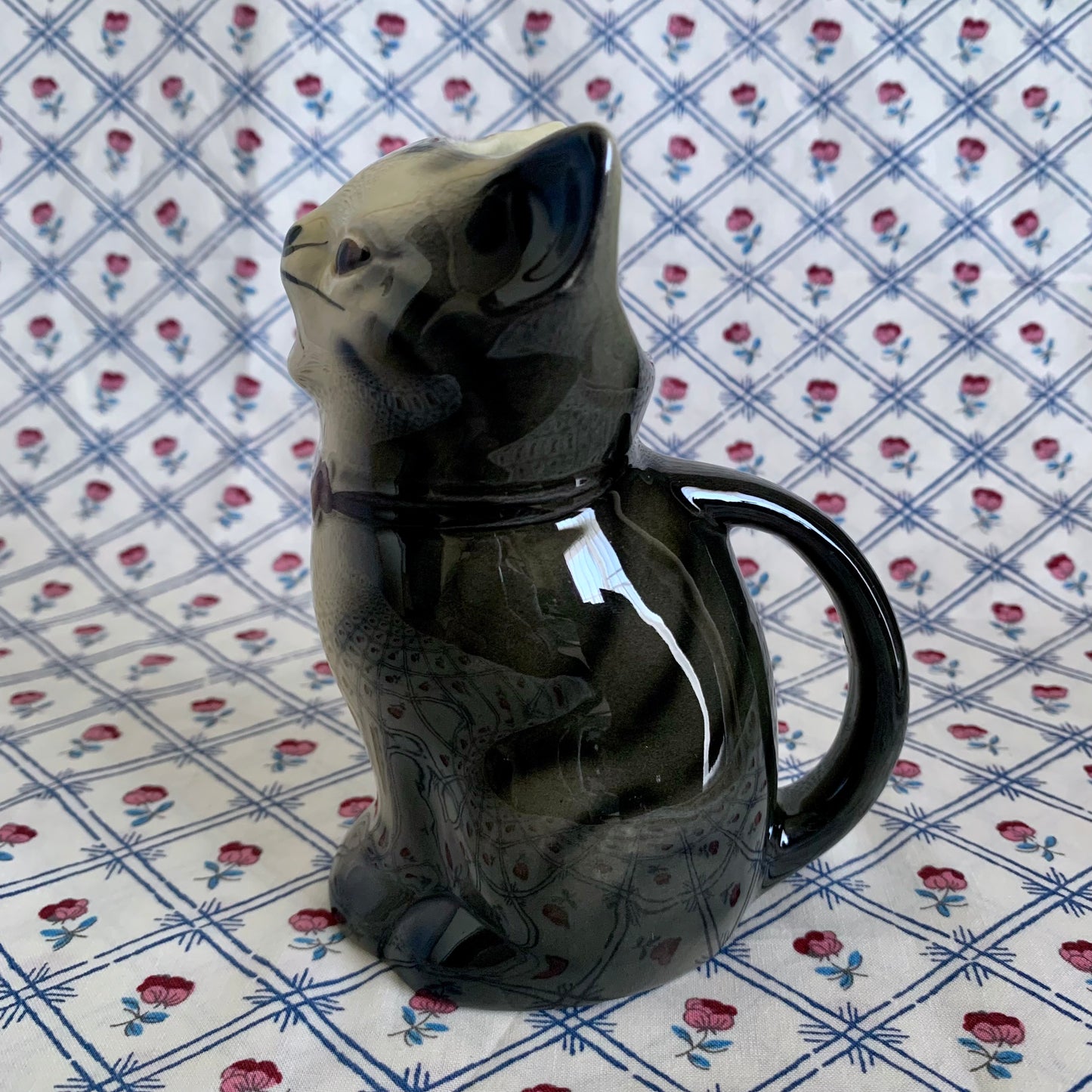 Tony wood studio ◇ Brown tabby cat milk jug 3