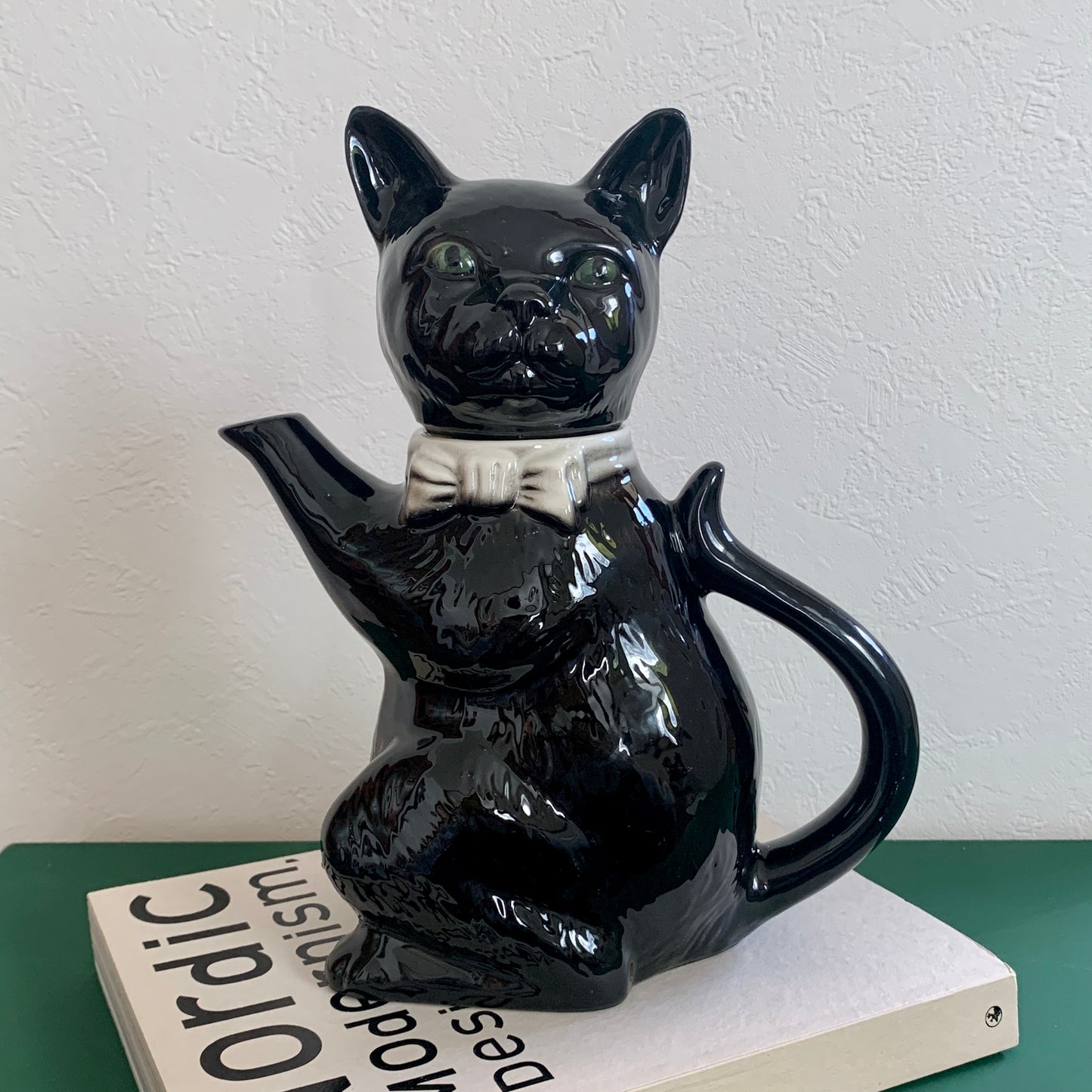 Tony wood studio ◇ Black cat teapot(white bow)