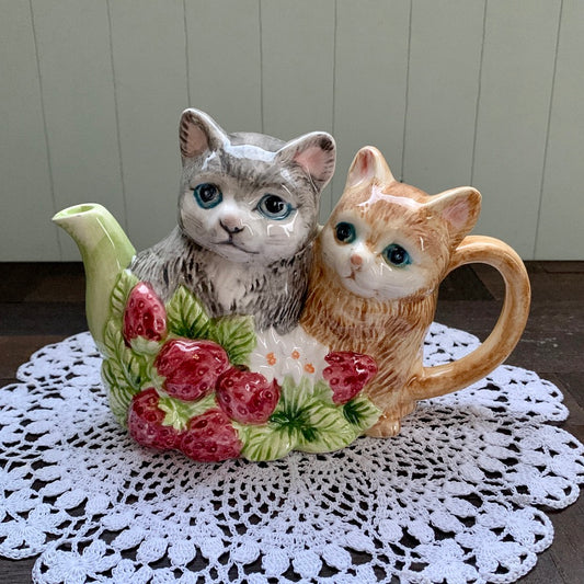 Takahashi San Francisco ◇ Strawberry Cat Teapot