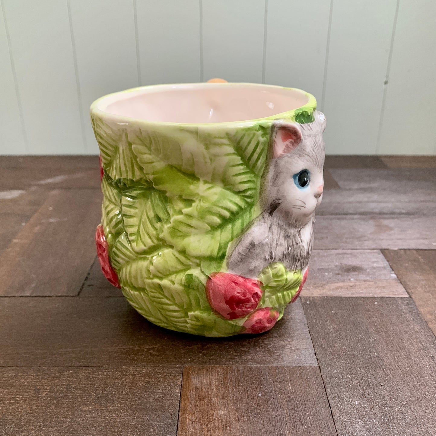 Takahashi San Francisco ◇ Strawberry cat mugcup