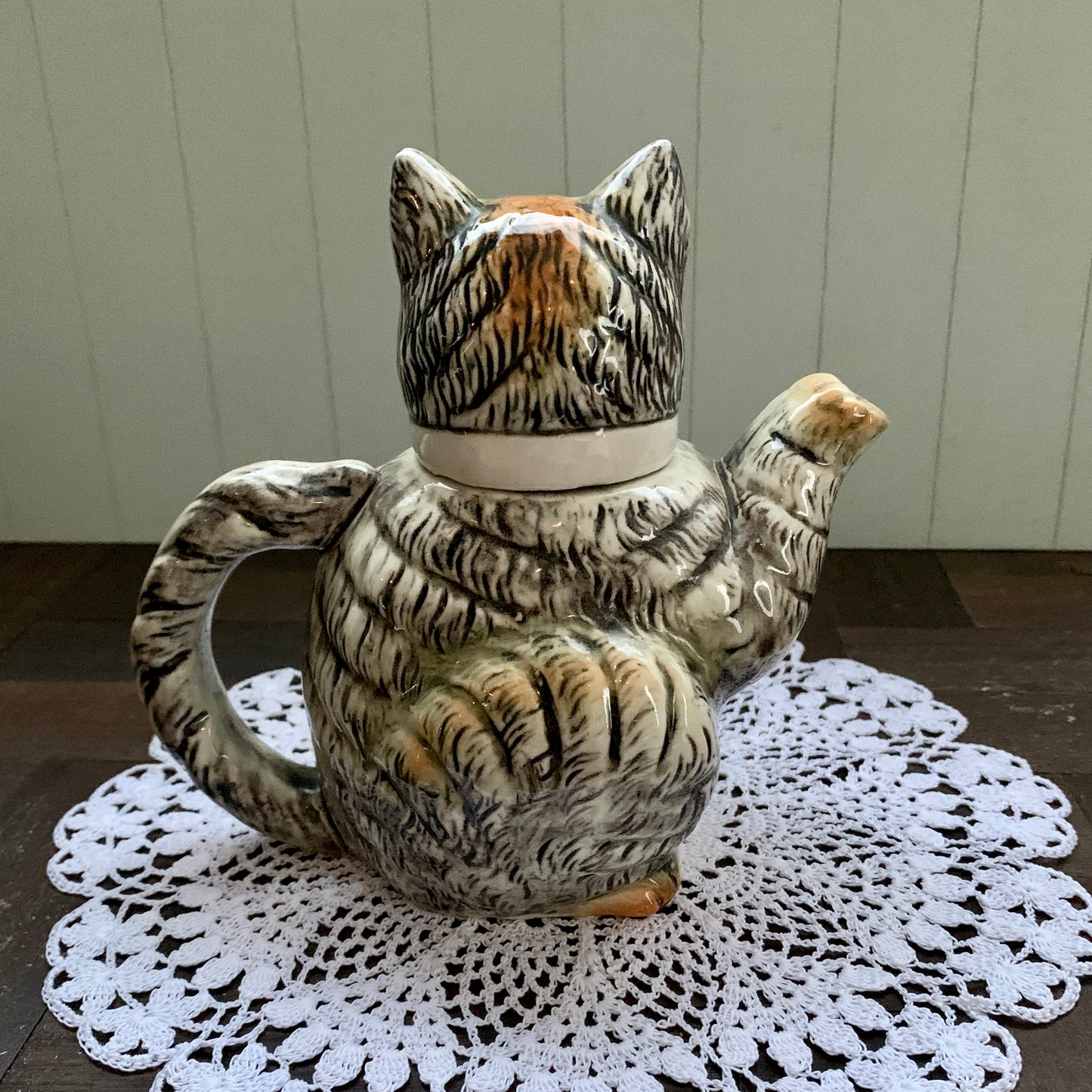 Made in Japan ◇ Brown long-haired cat teapot
