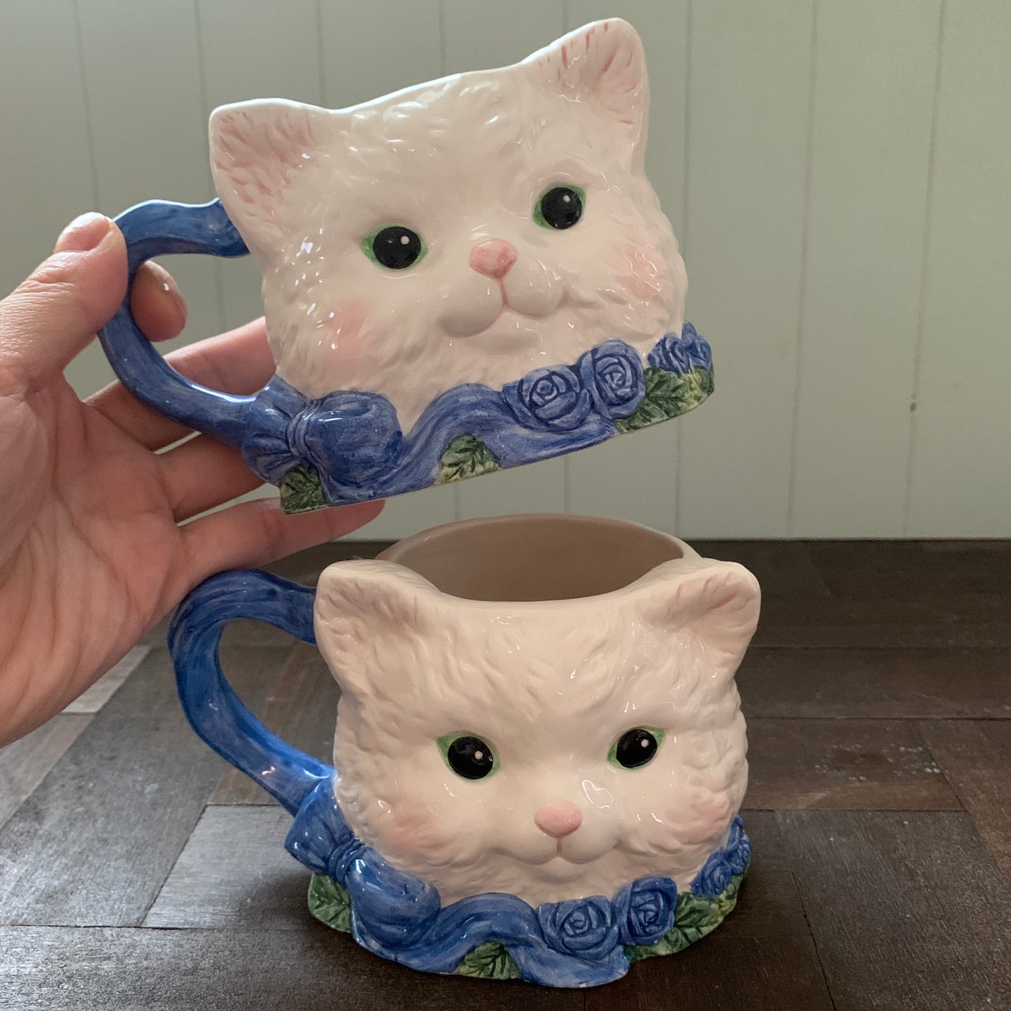 AVON ◇ Blue rose cat mug ③