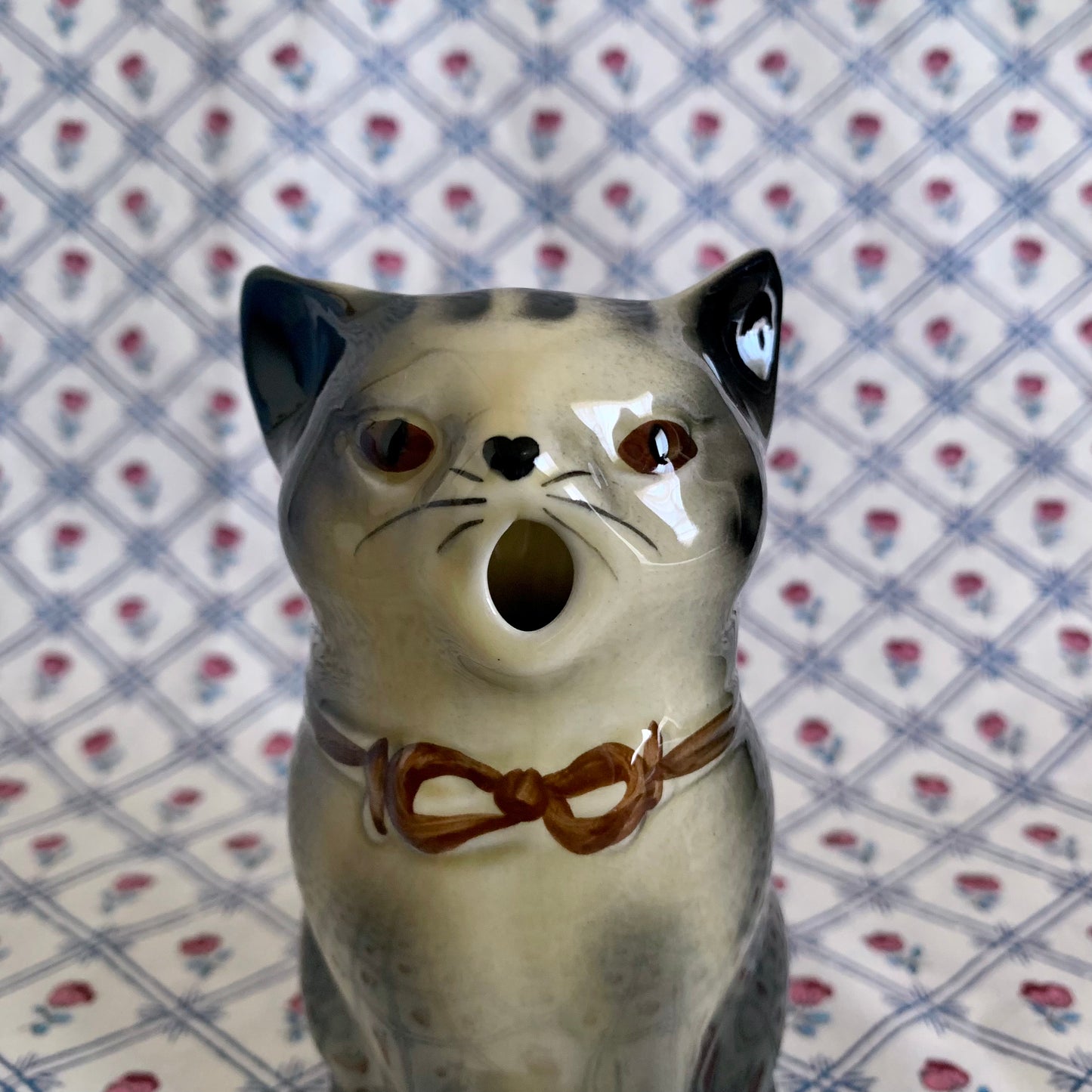 Tony wood studio ◇ Brown tabby cat milk jug 4