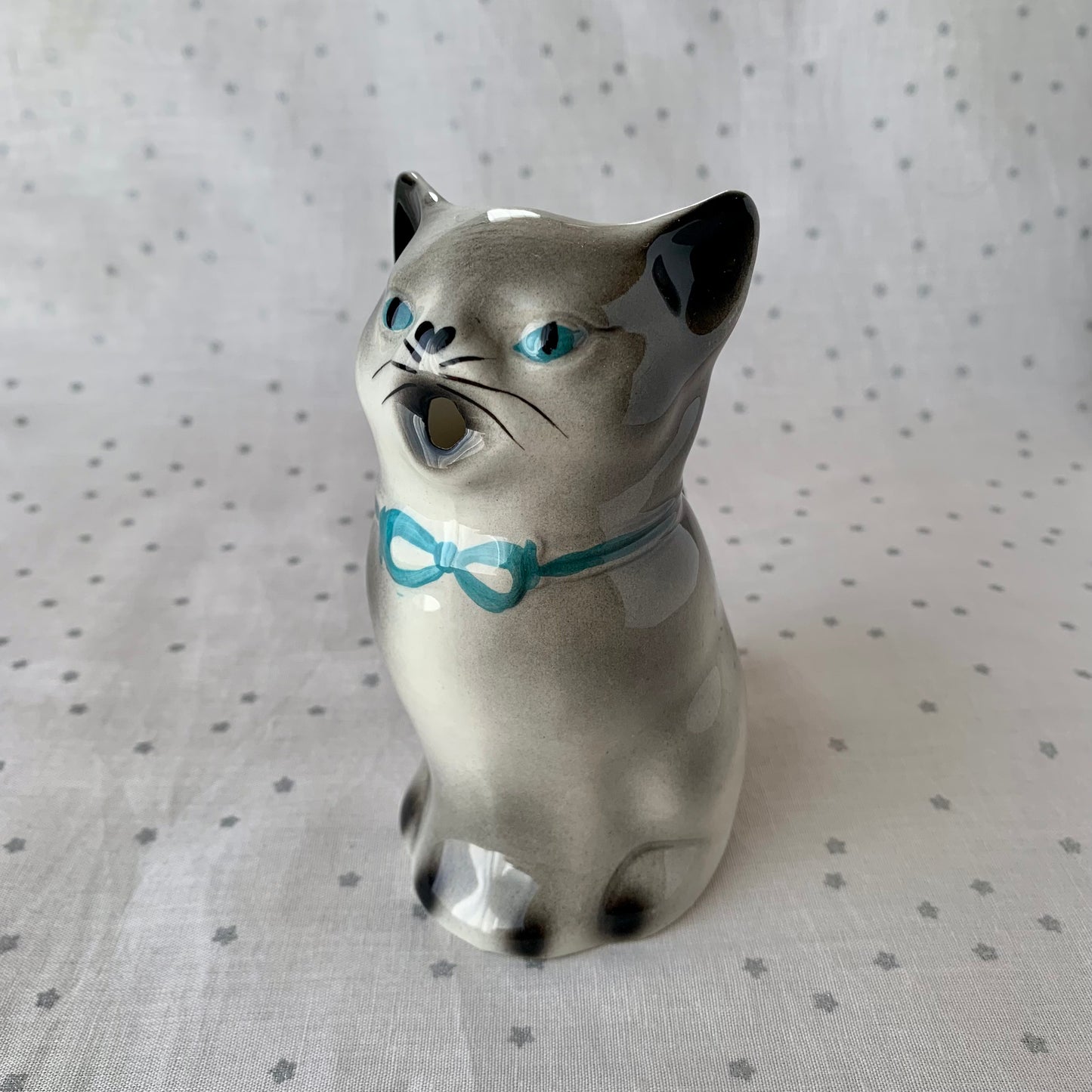 Tony wood studio ◇ Gray siamese cat milk jug 2