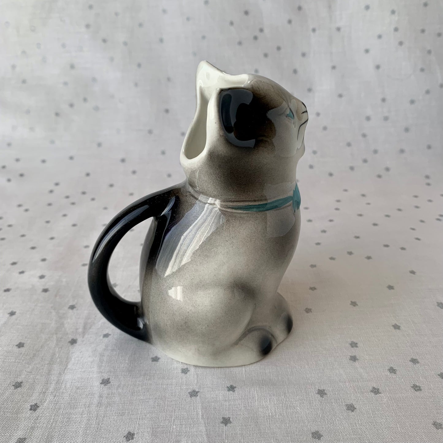 Tony wood studio ◇ Gray siamese cat milk jug 2