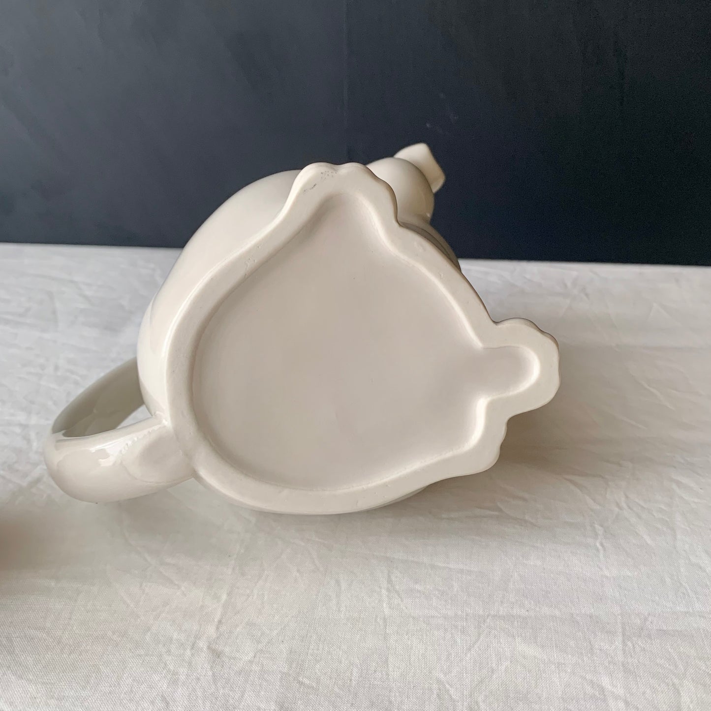 Takahashi San francisco ◇ Ivory white cat teapot