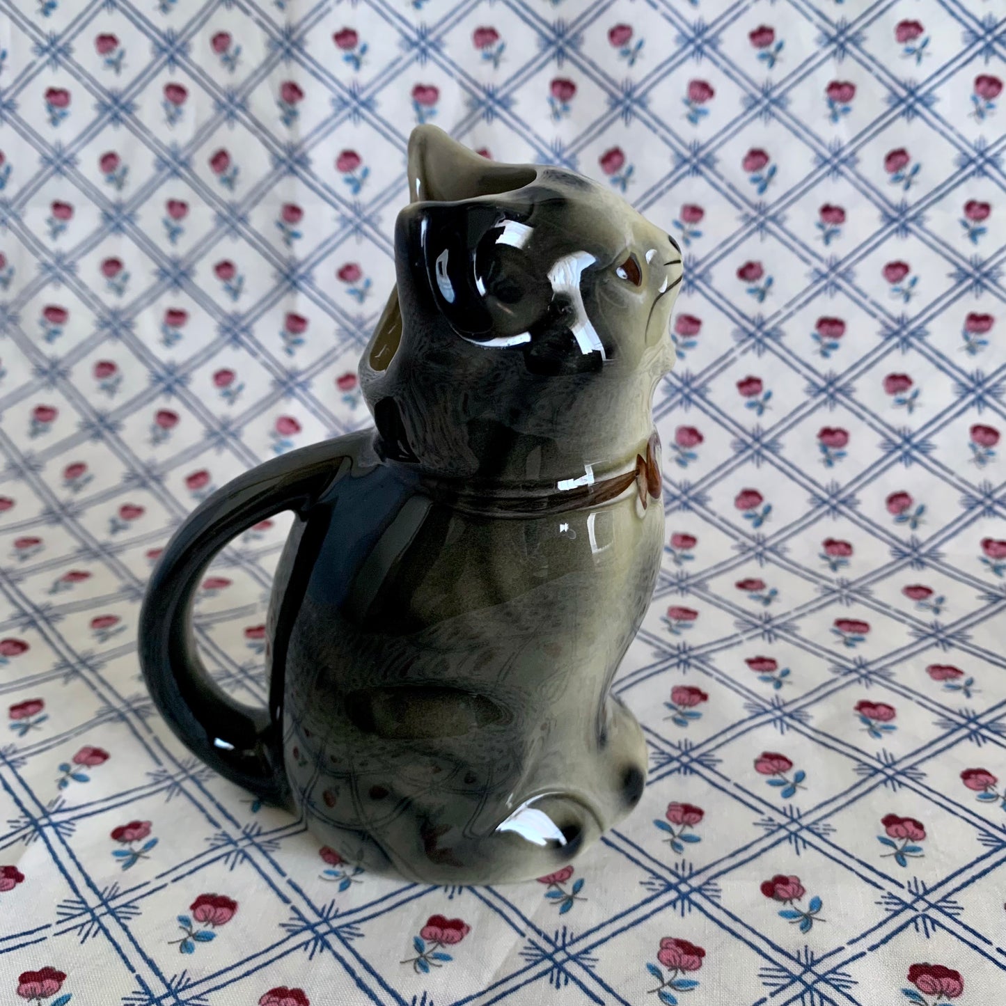 Tony wood studio ◇ Brown tabby cat milk jug 4